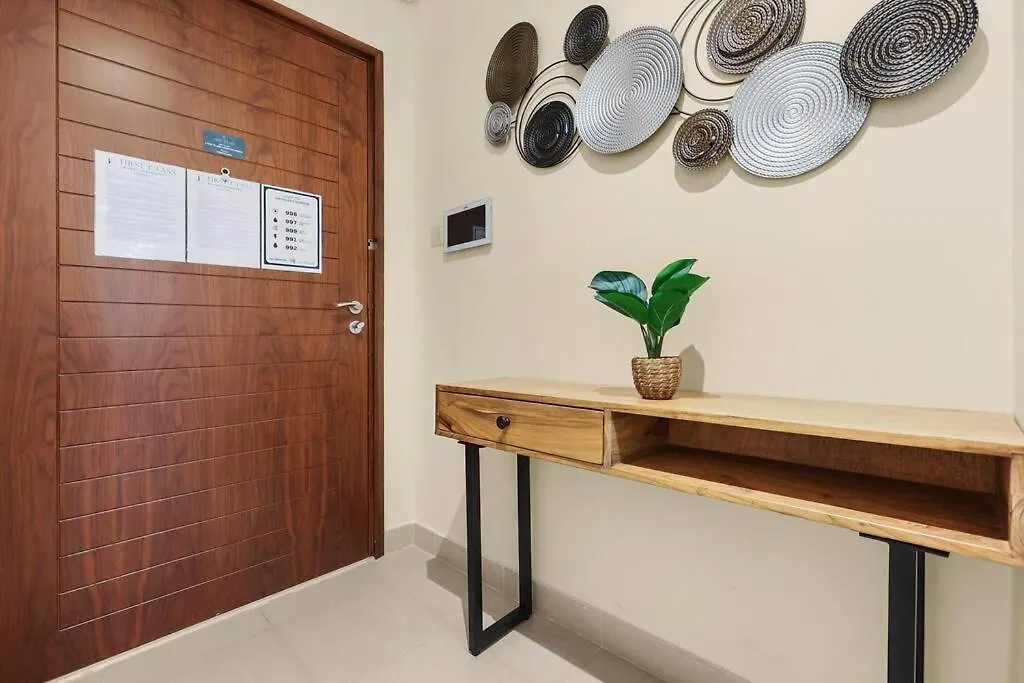 Chic City Apartment In Dubai Gym, Pool, And Free Parking
