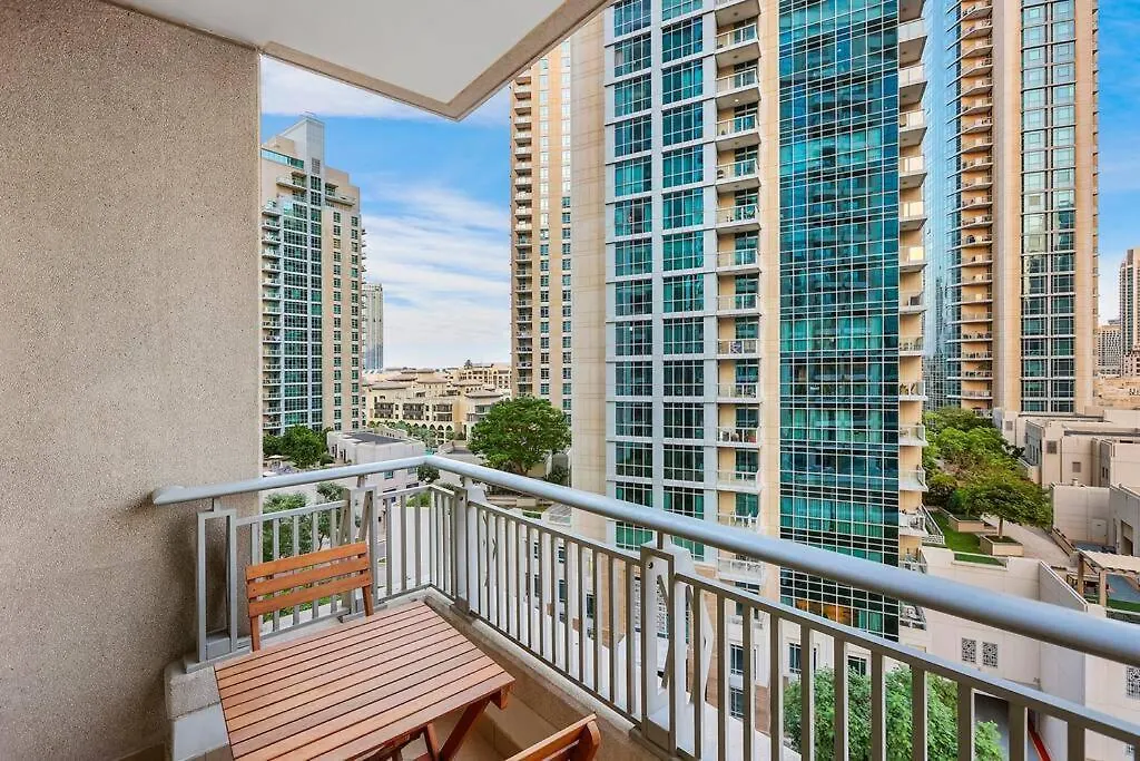 Chic City Apartment In Dubai Gym, Pool, And Free Parking