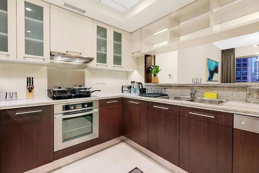Chic City Apartment In Dubai Gym, Pool, And Free Parking